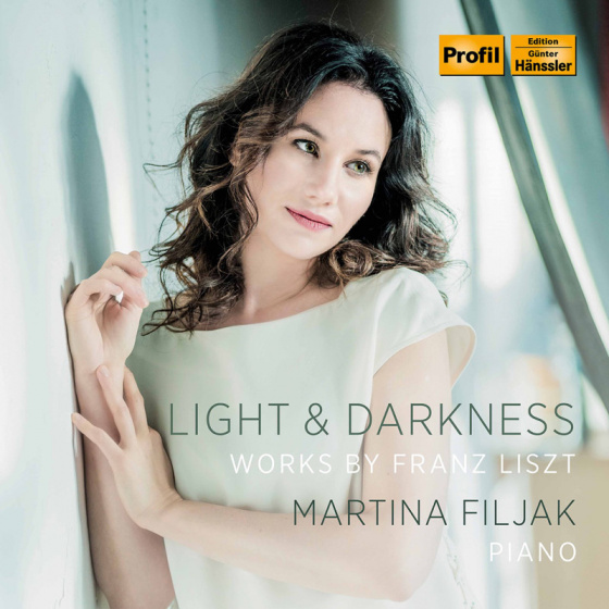 Martina Filjak „Light and Darkness“ CD Cover